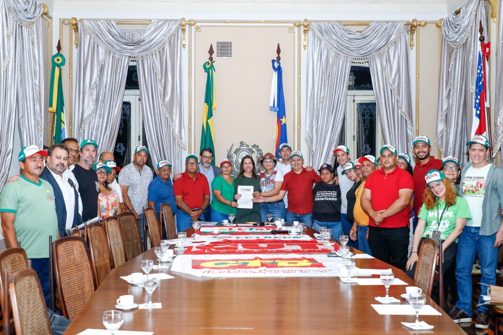Governadora Raquel Lyra recebe participantes do 8º Grito da Terra e reforça compromisso do Estado com os trabalhadores rurais pernambucanos | Blog do Alberto Alves