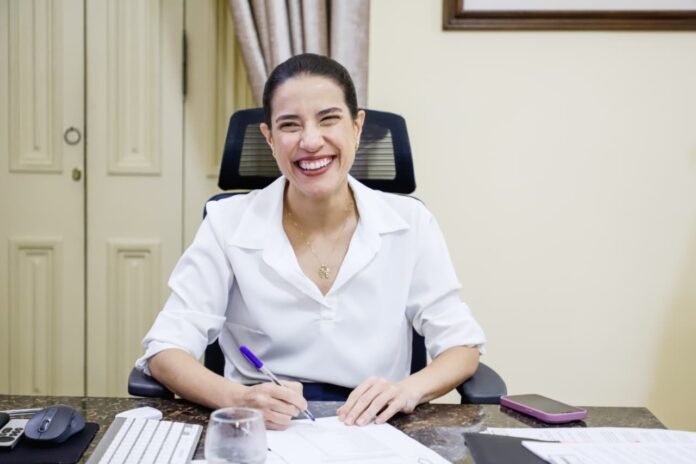 e93d5e33-204b-4978-9f2c-6672f2f0a949