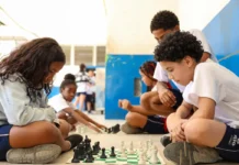 MEC fará pesquisa sobre impacto da restrição de celular nas escolas