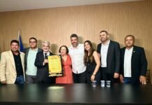 Humberto Costa recebe dois títulos de cidadão no Agreste em um único dia