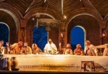 Raquel Lyra prestigia pré-estreia da Paixão de Cristo de Nova Jerusalém em celebração ao centenário de Plínio Pacheco