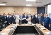 Fórum Nacional dos Trabalhadores Portuários homenageia ministro Silvio Costa Filho