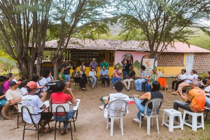 98dc587e-a2fc-475a-a368-4989937b9190