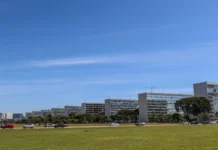 Governo bloqueia R$ 1,2 bi do Executivo e R$ 334 mi de emendas