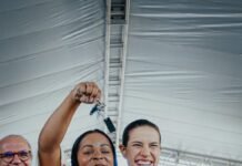 No Recife, governadora Raquel Lyra entrega chaves de 125 residências para famílias beneficiadas pelo Programa Morar Bem – Entrada Garantida