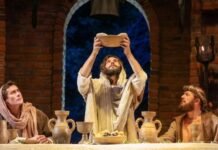 Fé, espetáculo e multidão: Paixão de Cristo de Nova Jerusalém se despede neste sábado