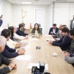 Governadora Raquel Lyra reúne prefeitos do Polo de Confecções do Agreste e define próximas agendas para defesa do crescimento econômico da região