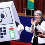 TSE lança mascote Pilili e celebra 30 anos da urna eletrônica