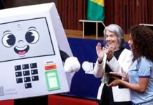 TSE lança mascote Pilili e celebra 30 anos da urna eletrônica
