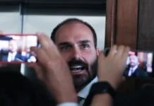 PGR pede ao Supremo condenação de Eduardo Bolsonaro por coação