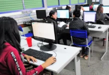 Brasil supera 100 mil escolas públicas com internet gratuita