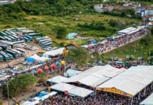 Mais de 60 mil pessoas lotam o Alto do Moura em mais um dia de muito forró