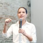 No Sertão, governadora Raquel Lyra entrega PE-560, Cozinha Comunitária, ônibus escolares e autoriza início de obras de Escola de Tempo Integral