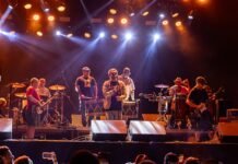 Multidão lota o Polo Azulão para curtir noite ao som de manguebeat, rock, forró e hip-hop