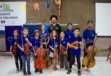 Maestro venezuelano Ramón Pérez assume a Orquestra Infantil da OCC