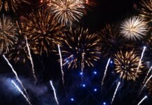 São João: fogos de artifício afetam crianças autistas com sensibilidade ao som