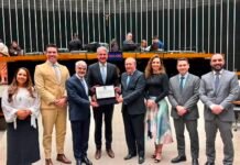 Fernando Monteiro realiza homenagem do Congresso Nacional aos 35 anos da TV Asa Branca