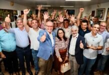 Humberto Costa recebe apoio de Fernando Dueire e mais de 40 prefeitos