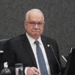 Fachin aguarda explicações de ministros para decidir sobre crise