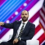 Eduardo Bolsonaro é demitido da Polícia Federal por abandono de cargo