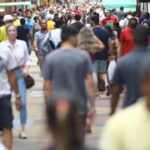 Com emprego em alta, Brasil registra ocupação e inadimplência recordes