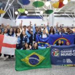 Com presença da governadora em exercício Priscila Krause, 25 estudantes embarcam para a Inglaterra em nova etapa do Ganhe o Mundo 2026