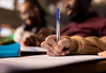 UniFavip Wyden e curso Escolha Certa promovem aulão gratuito de preparação para o Enem