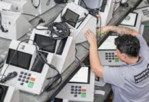 Eleições 2026: quase 2 milhões de eleitores com deficiência terão novos recursos de acessibilidade nas urnas
