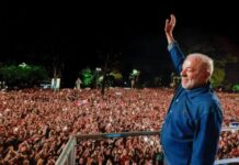 Lula completa 81 anos após vitória histórica e terá desafios para conduzir o quarto mandato