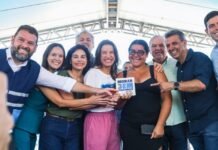 No Recife, governadora Raquel Lyra entrega 49 residências reformadas pelo programa Morar Bem Pernambuco